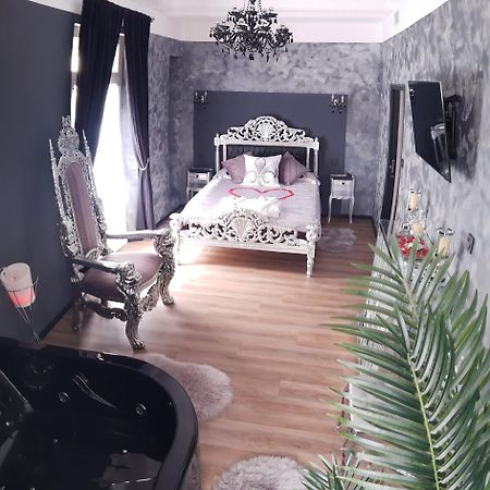 Nuit Romantique - Jacuzzi - Beziers - Romance Royale מראה חיצוני תמונה