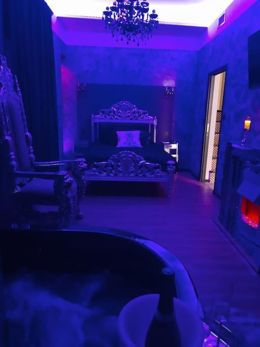 Nuit Romantique - Jacuzzi - Beziers - Romance Royale מראה חיצוני תמונה