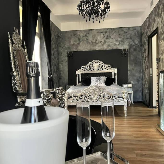 Nuit Romantique - Jacuzzi - Beziers - Romance Royale מראה חיצוני תמונה