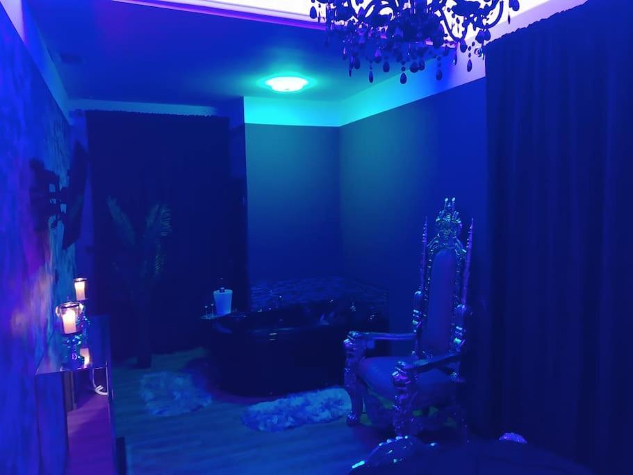 Nuit Romantique - Jacuzzi - Beziers - Romance Royale מראה חיצוני תמונה