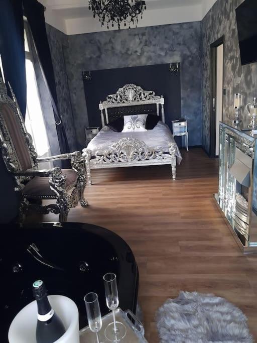 Nuit Romantique - Jacuzzi - Beziers - Romance Royale מראה חיצוני תמונה