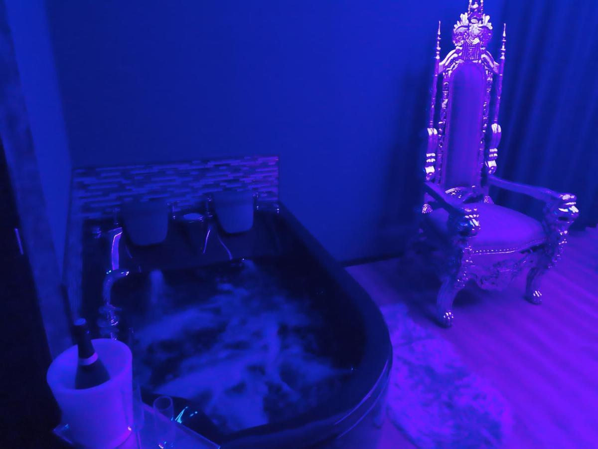 Nuit Romantique - Jacuzzi - Beziers - Romance Royale מראה חיצוני תמונה