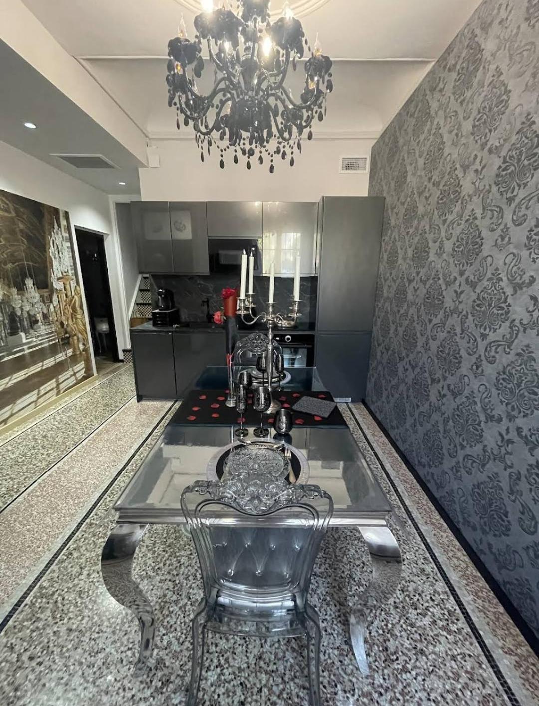 Nuit Romantique - Jacuzzi - Beziers - Romance Royale מראה חיצוני תמונה